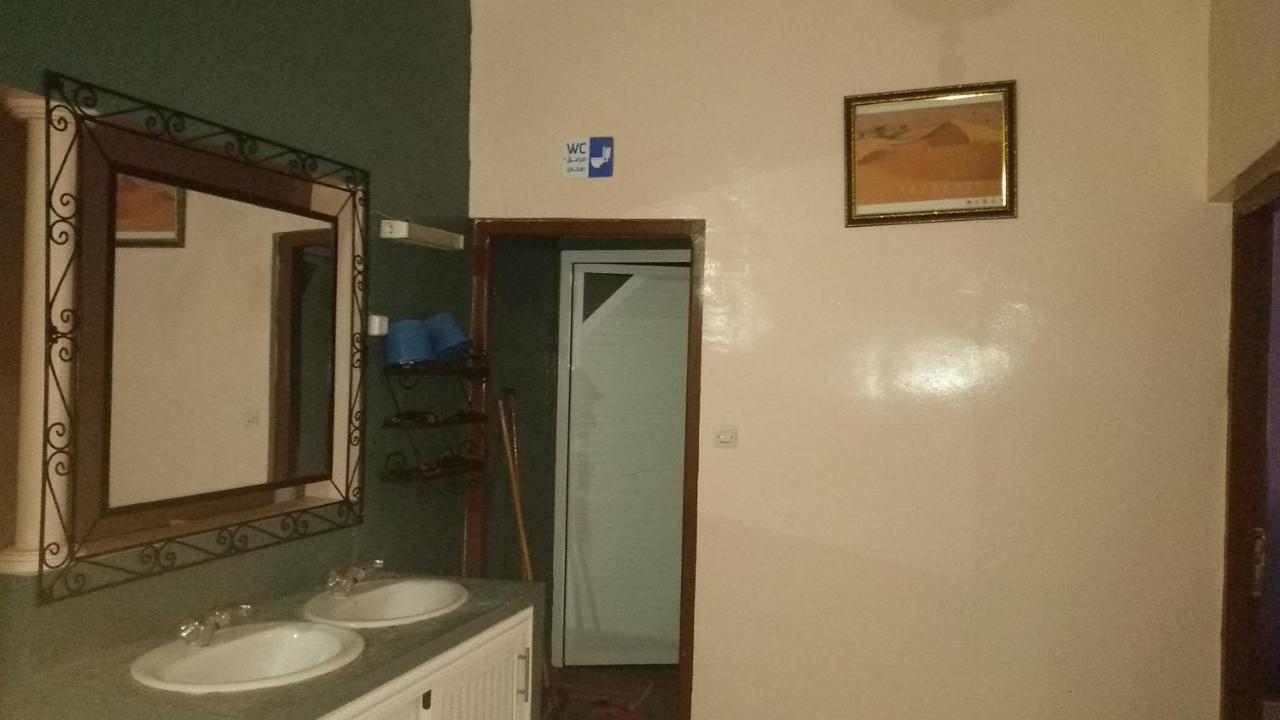 Auberge De La Jeunesse Tajda Ngoại thất bức ảnh