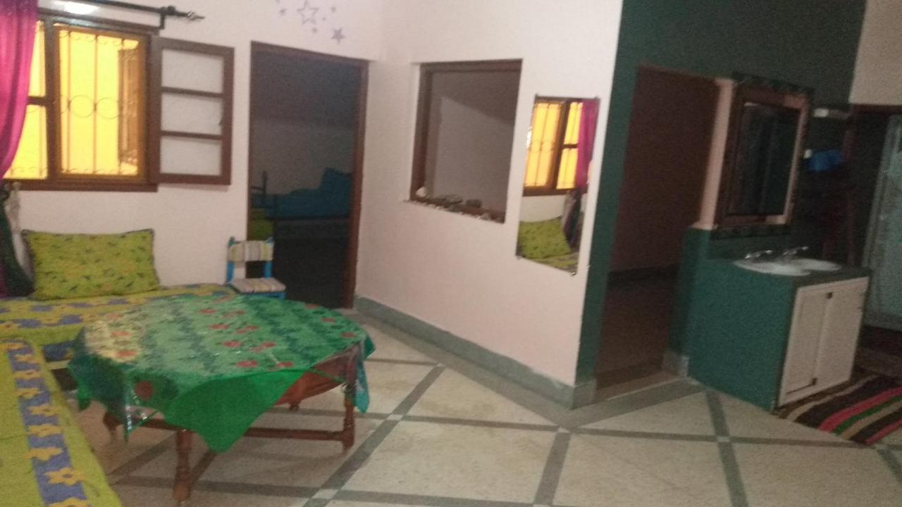 Auberge De La Jeunesse Tajda Ngoại thất bức ảnh